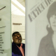 Pascal Taruvinga visitando la muestra permanente del Museo Sitio de Memoria ESMA.