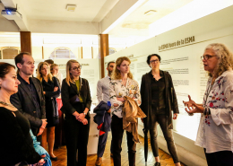 La visita guiada de la muestra estuvo a cargo de la Directora Ejecutiva del Museo, Alejandra Naftal.