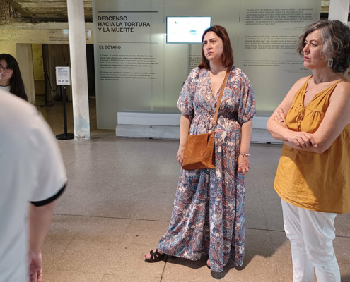 Pérez Garijo observa el interior el museo